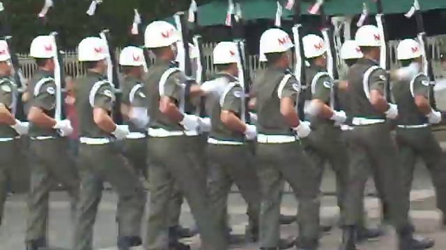Change of Guards at The Istana Singapore 7 June 2009 2/5 смотреть онлайн