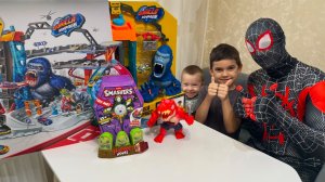 Распаковка огромного трека Горилла от ZURU и смешерс Horror House вместе с человеком пауком