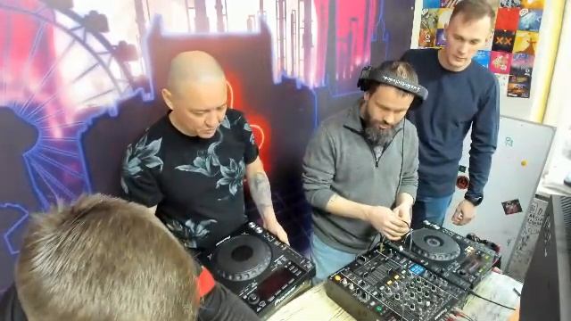 Живые игры 24.02.25 смотреть онлайн