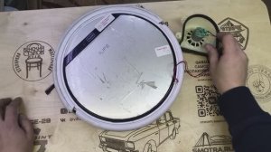 РЕМОНТ РОБОТА ПЫЛЕСОСА iLIVE V50 ЗАМЕНА ВЕНТИЛЯТОРА НЕ ВСАСЫВАЕТ ПЫЛЬ УСТАНОВКА НОВОГО ВЕНТИЛЯТОРА