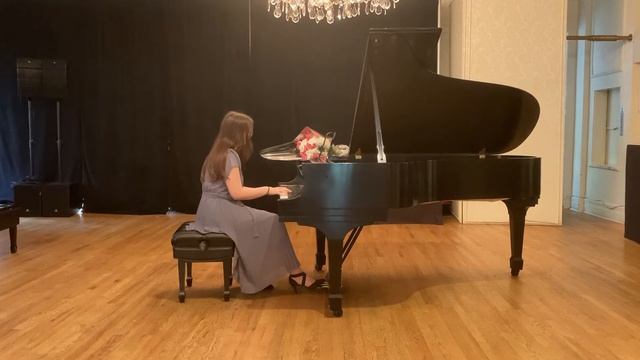 Нiчь яка мiсячна - performed by Polina Kozyarchuk смотреть онлайн