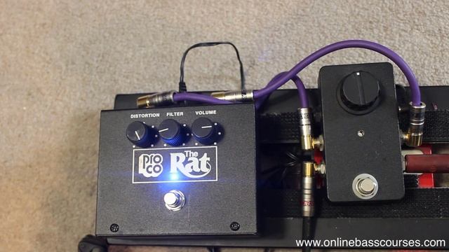 Blender Pedal On Bass Guitar (With A Rat Fuzz Pedal) смотреть онлайн