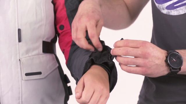 Rev'It! Outback 3 ladies motorjas & motorbroek review - MotorKledingCenter смотреть онлайн