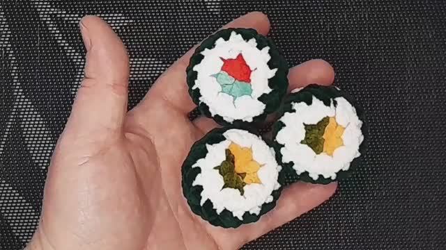 Брелок для ключей своми руками роллы суши игрушки из плюшевой пряжи крючком смотреть онлайн