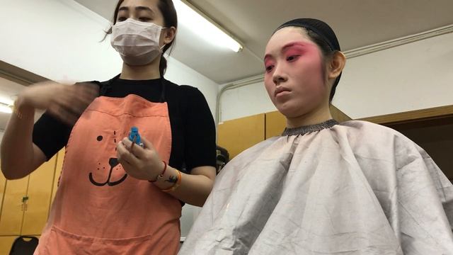 Traditional Makeup | 1 of 2 | Beijing Opera | Dan 旦 — Young Woman Character смотреть онлайн