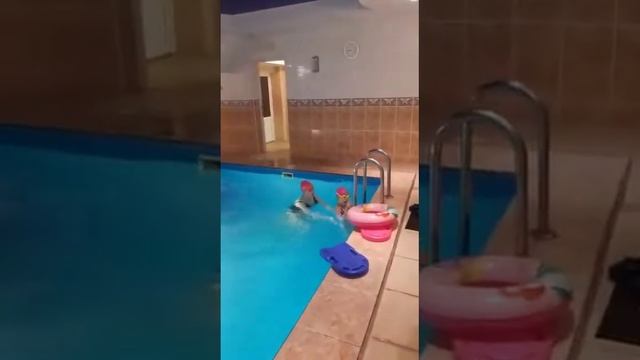 Светлогорск. Янтарь. Плавание в бассейне смотреть онлайн