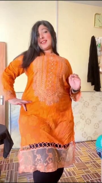 Housewife Amazing Dance At Home смотреть онлайн
