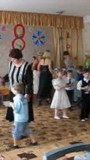 Садик подарки Новоайдар 6,03,2008