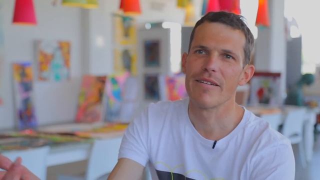 Disney Mickey Mouse 90th Artist Louis van den Heever смотреть онлайн