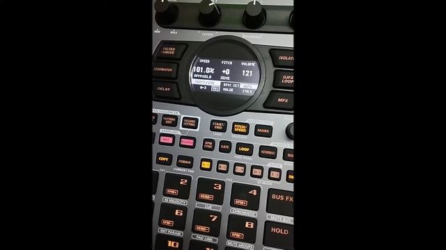 ROLAND SP-404 MK 2 SAMPLER PAD FULL EXPLANATION IN HINDI BEST SAMPLER BY ROLAND pitch and tempo смотреть онлайн