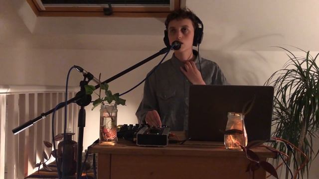 Yifeat Ziv - InQuarantine Sessions #1 смотреть онлайн