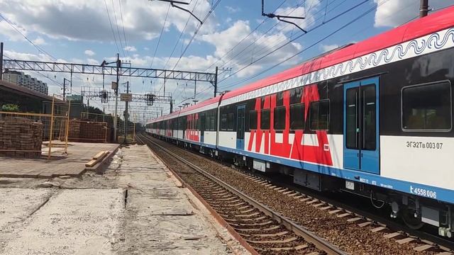 "Перегонка новой Иволги под ВЛ10У" Электровоз ВЛ10У-098 с электропоездом ЭГЭ2Тв-003 смотреть онлайн