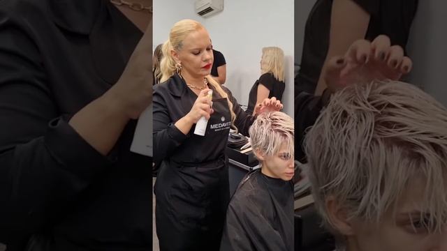 Создание контрастного образа, вдохновленного стилем Versace