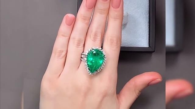 Кольцо с редким колумбийским изумрудом смотреть онлайн