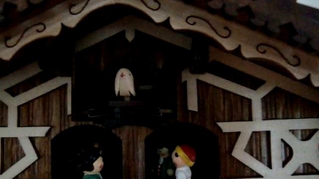 Hönes Black Forest Quartz Cuckoo Clock 8:00 смотреть онлайн