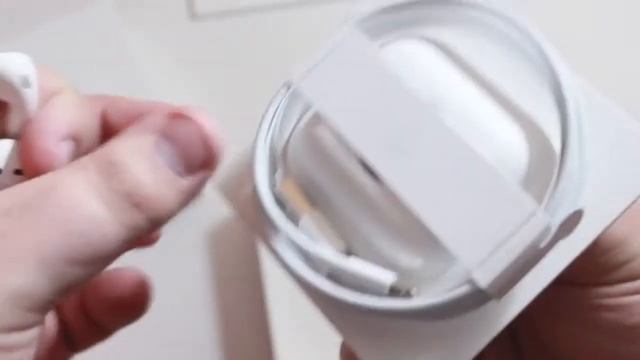 Apple AirPods: UNBOXING & REVIEW смотреть онлайн