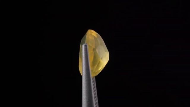 Натуральный оранжевый Опал овал 11.8x9.9мм 3.77ct смотреть онлайн