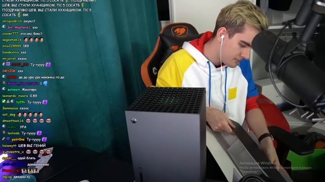Братишкин распаковывает посылку от Xbox смотреть онлайн