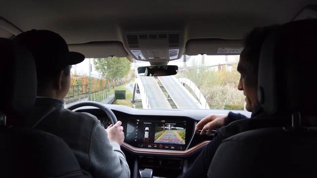 Autostadt Touareg Offroad смотреть онлайн