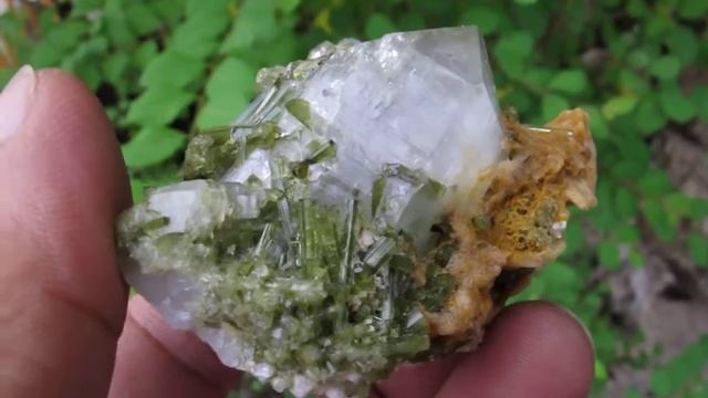 106 gram Green Tourmaline With Quartz Specimen смотреть онлайн