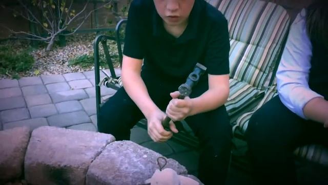 LAS VEGAS KIDS crack open A GEODE смотреть онлайн