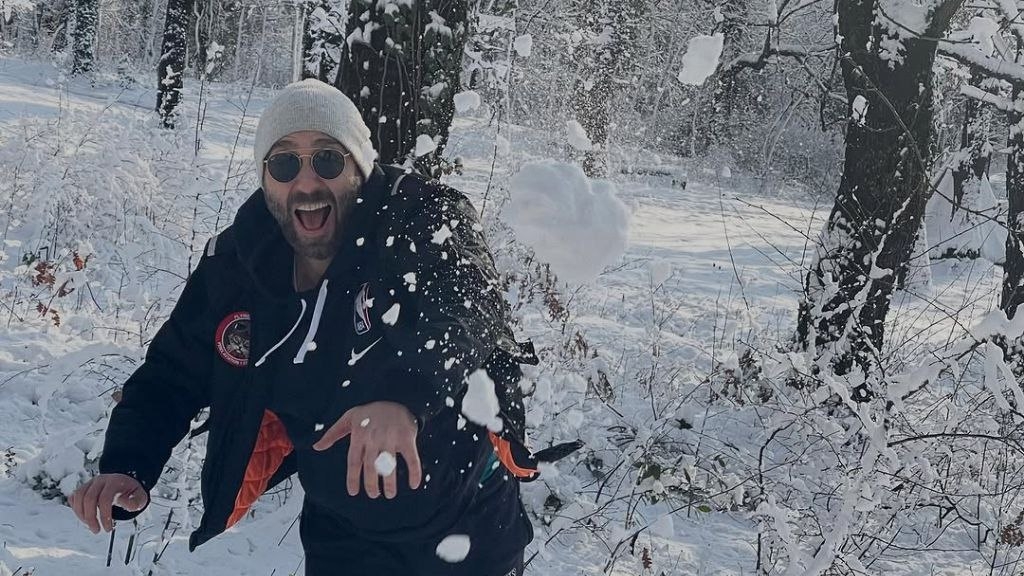 Снег кружит и кружит смотреть онлайн