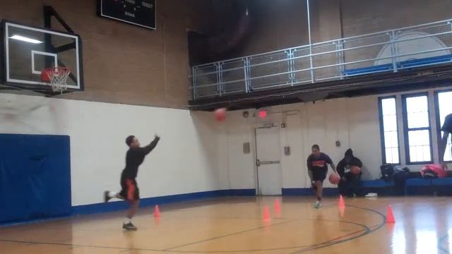 Basketball Workout: Through The Legs, Behind the Back, w/ Euro Layin смотреть онлайн