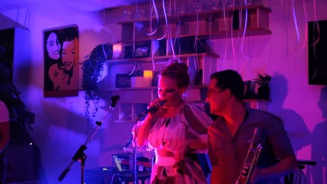 Guru Groove Foundation - I Don't @ White cafe смотреть онлайн