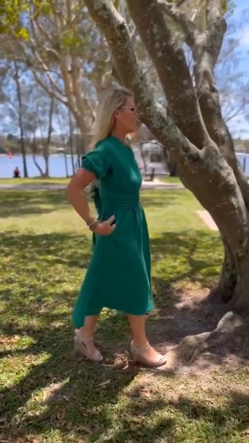 Look & feel beautiful in our emerald green Jade Dress 💚 смотреть онлайн