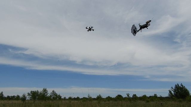 Drone in a blender. Game of drones! смотреть онлайн