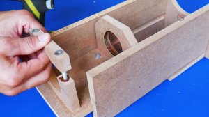 В чем же секрет мастерства старых мастеров? Как им удаётся так искусно работать с деревом?