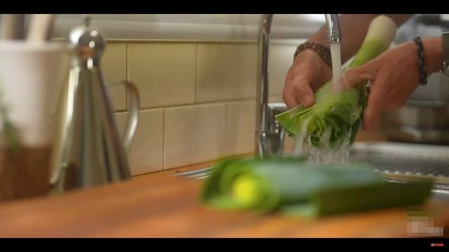 Котлеты из куриного фарша с Эстрагоном смотреть онлайн