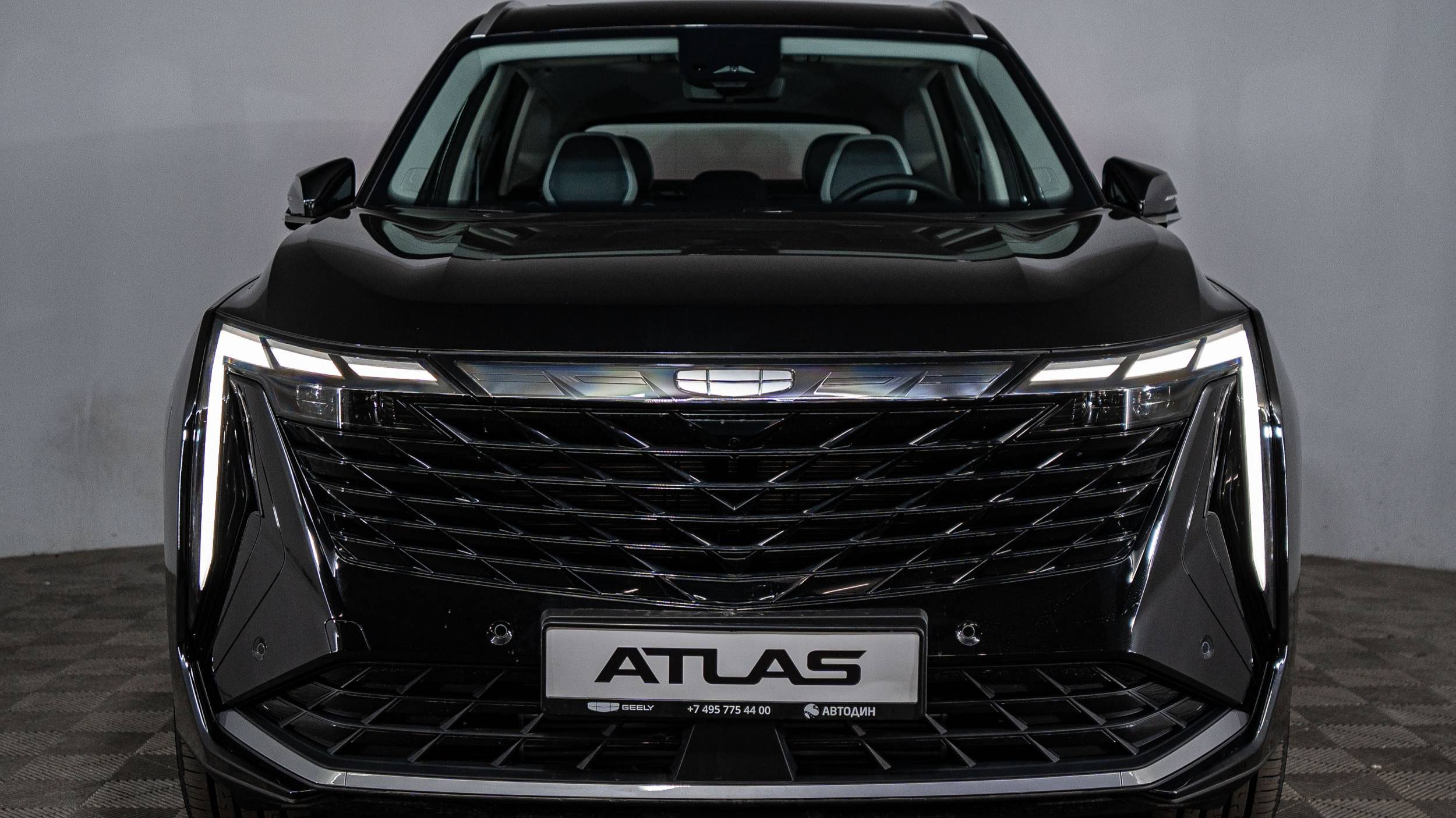 Geely Atlas (Luxury) 4WD Черный металлик смотреть онлайн