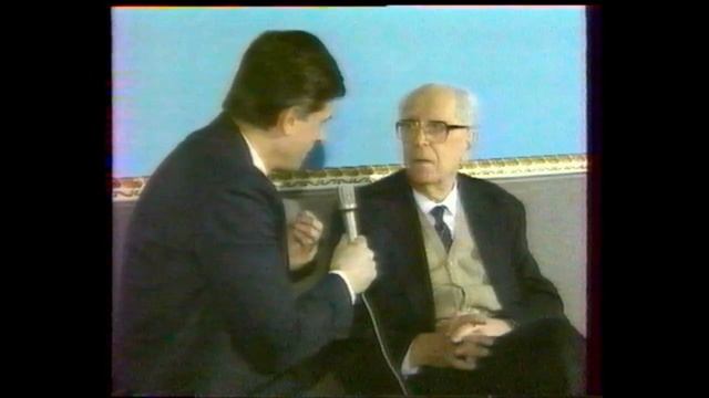 Отрывок интервью Д.С. Лихачева. 199?г. смотреть онлайн