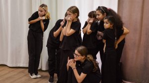 Театральное выступление. Фрагменты