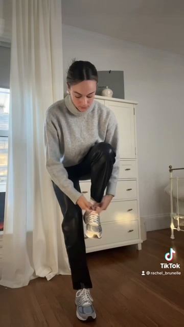 Styling Black Leather Pants #falloutfits #outfitinspo #outfitideas