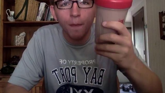 THE BLENDER BOTTLE SUCKS смотреть онлайн