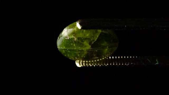 Натуральный Гидрогроссуляр овал 16.5x13.9мм 16.33ct смотреть онлайн
