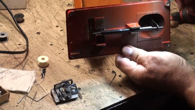 Детская швейная машинка . пр-во Оршанского завода _Легмаш_ 1983 год. Белоруссия. смотреть онлайн