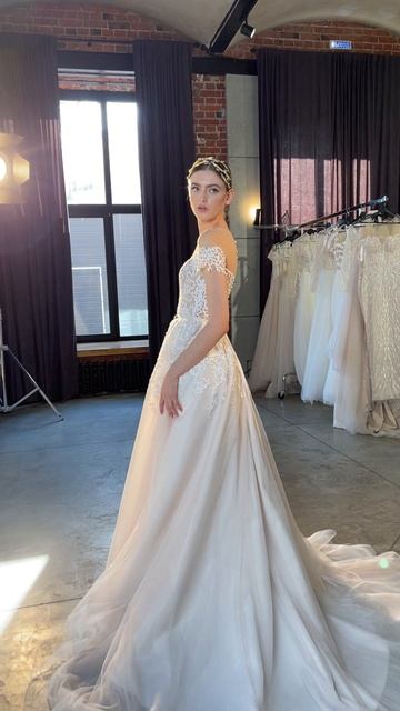 Свадебное платье Аврора из коллекции «Musica di Luce» от бренда Divino Rose