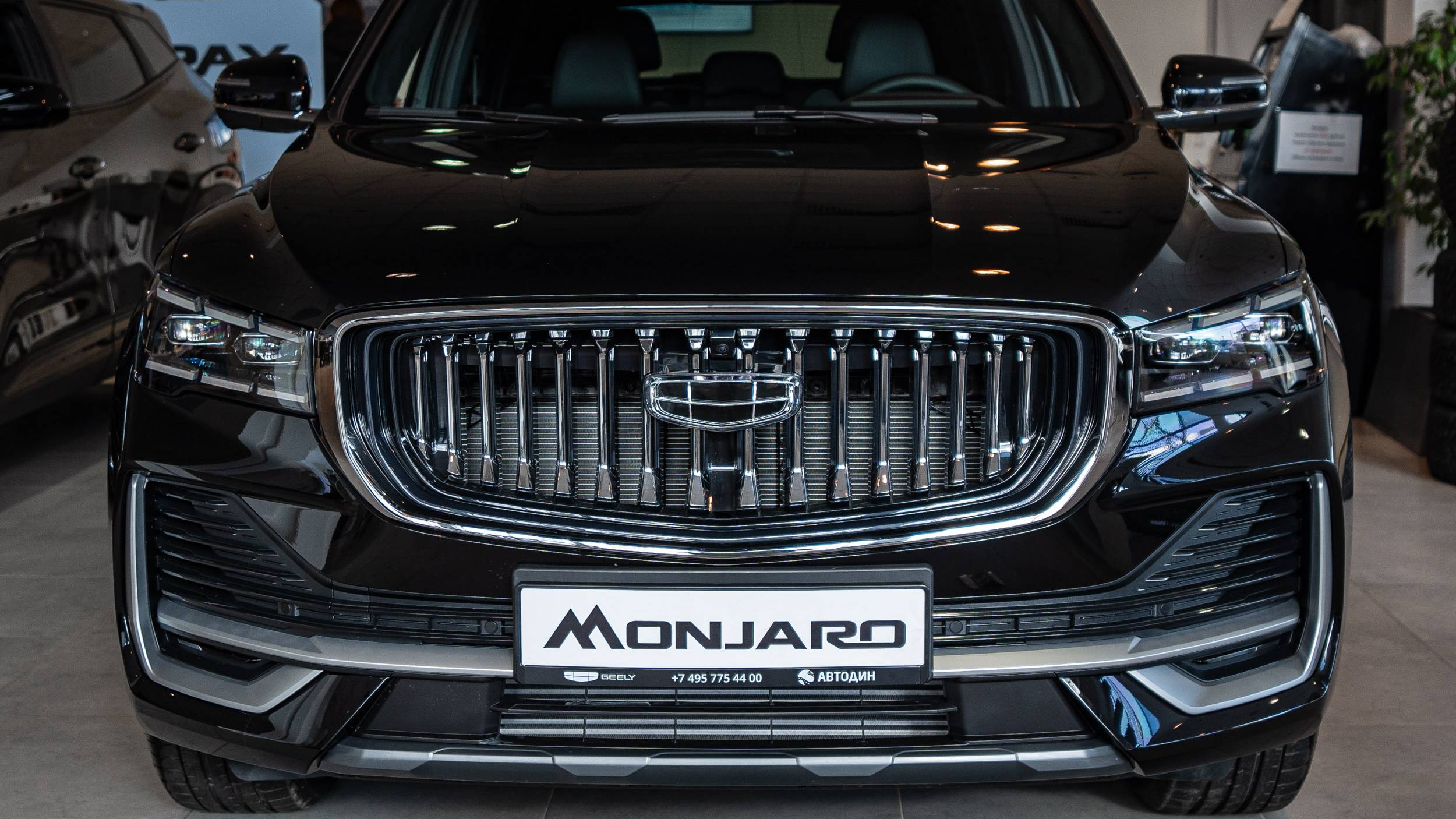 Geely Monjaro (Flagship) 4WD Черный металлик смотреть онлайн