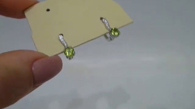 Серьги с натуральным хризолитом 5 мм Серебро 925 смотреть онлайн