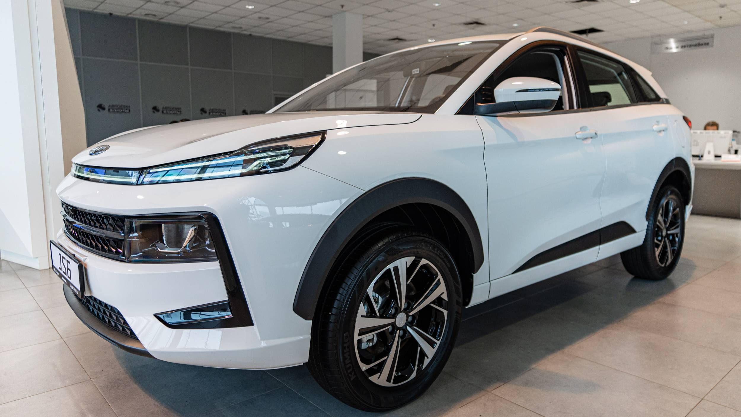 JS6 (LUXURY) Белый глянец смотреть онлайн