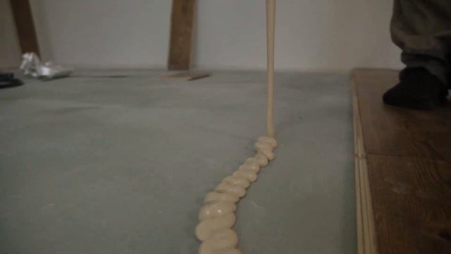 Укладка инженерной доски на стяжку. Силановый клей TRICOL смотреть онлайн