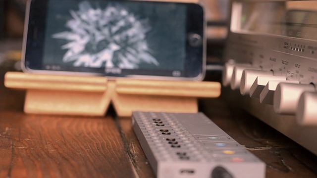 How does the OP-Z sound through an old hi-fi receiver? смотреть онлайн