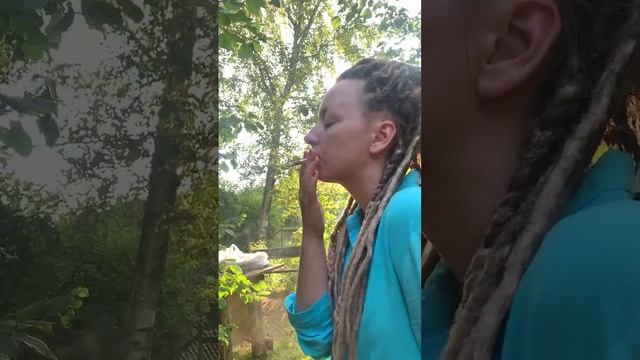 Жена курит. Wife smokes смотреть онлайн