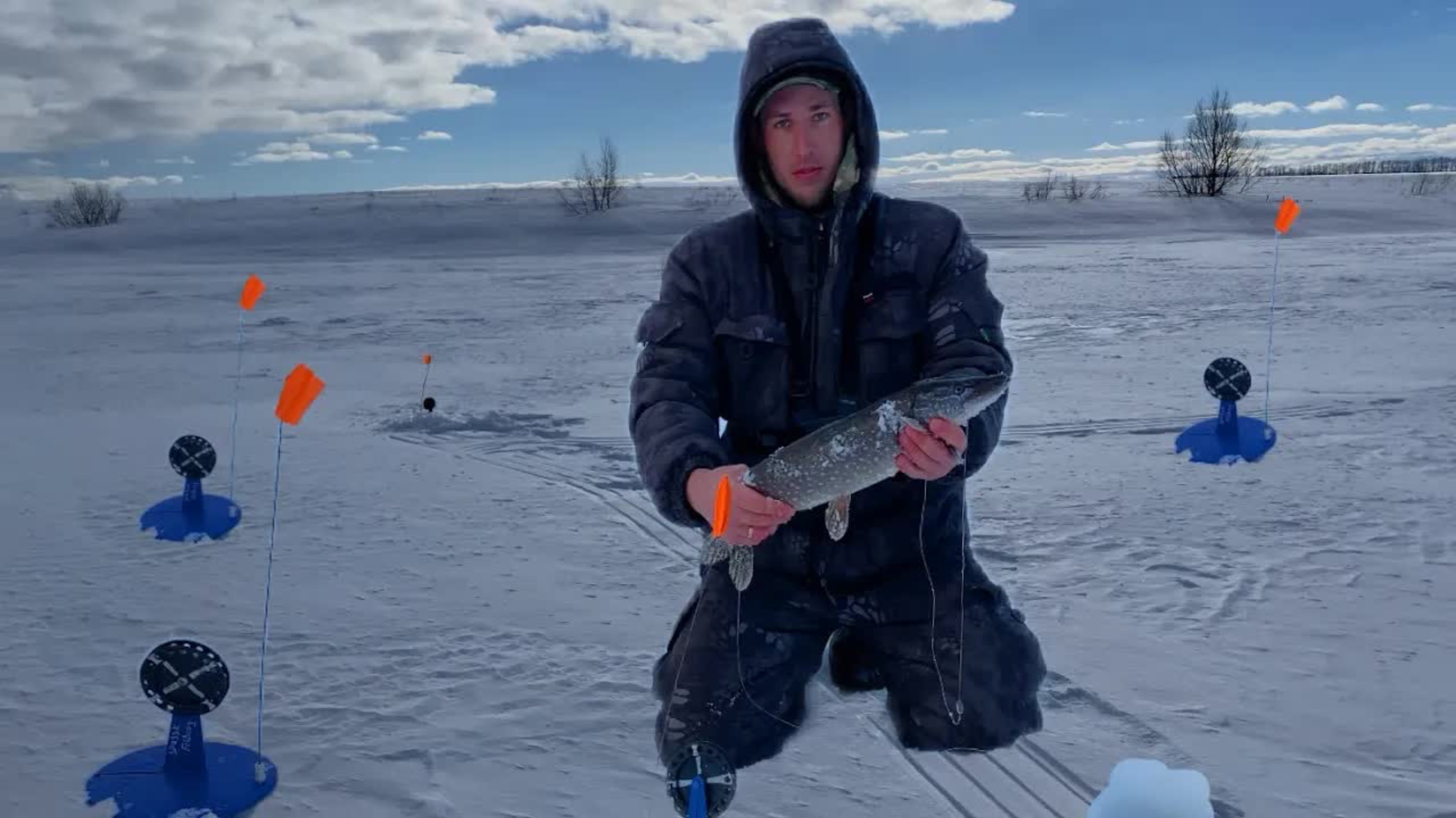 ЛЕСКА В РУКАХ ТРЕЩИТ!!!НАШЛИ ЩУЧЬЕ ЛОГОВО!!РЫБАЛКА на ЖЕРЛИЦЫ!! смотреть онлайн