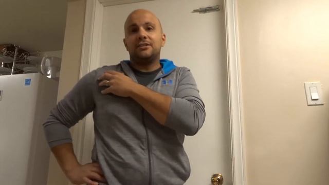 How To Crack Your Shoulders By Yourself-Pain Relief From Self Adjustment смотреть онлайн