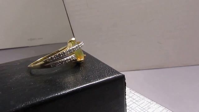 Золотое кольцо с натуральным опалом и 20 бриллиантами смотреть онлайн