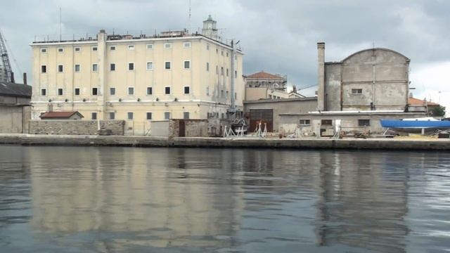 Exploring Trieste смотреть онлайн